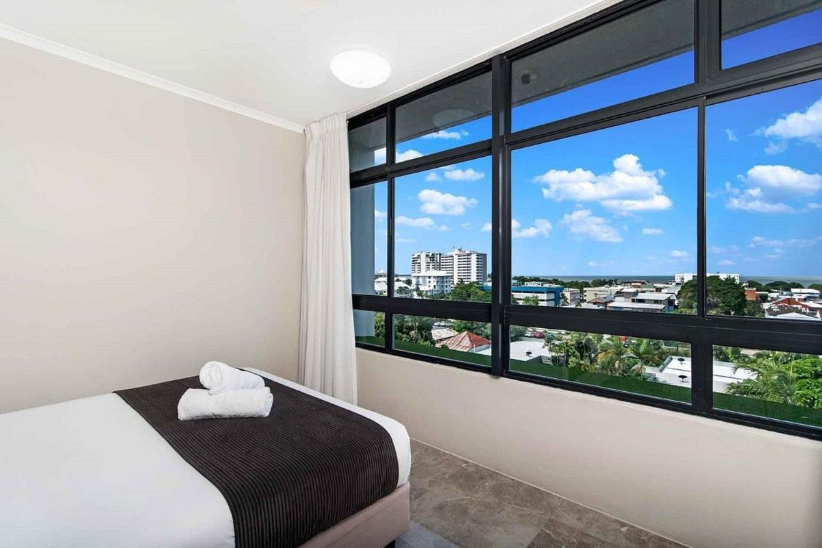 Sunshine Tower Hotel Cairns Bagian luar foto