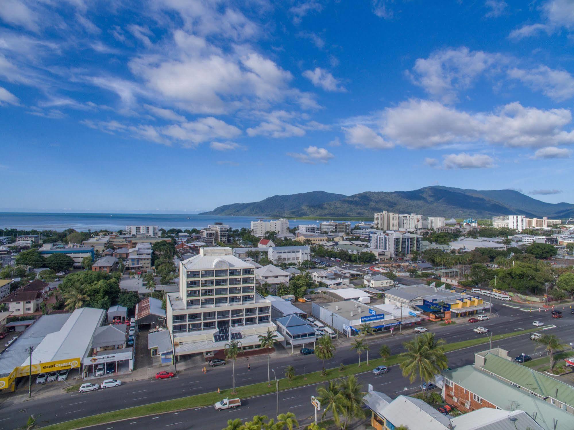 Sunshine Tower Hotel Cairns Bagian luar foto