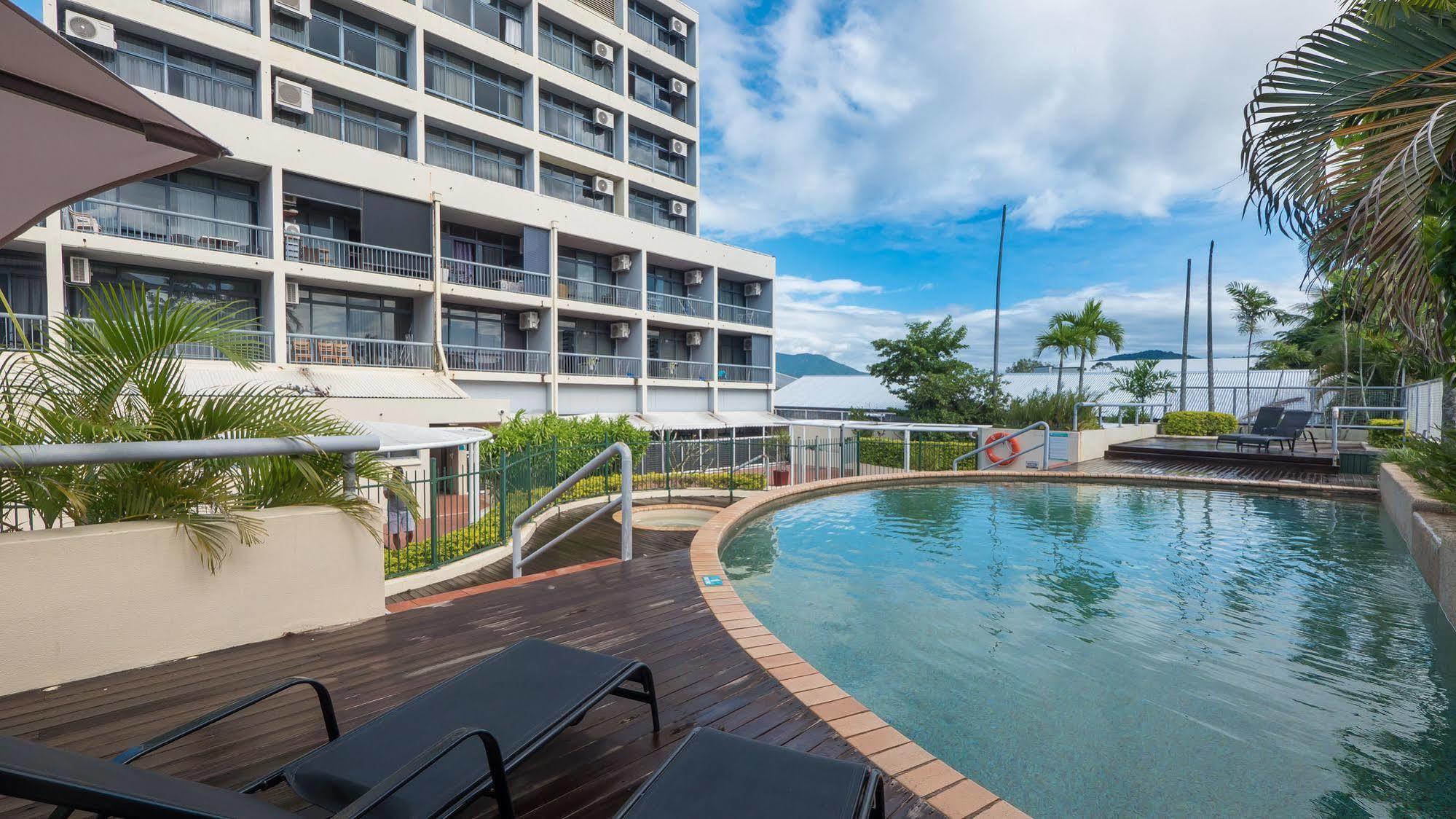 Sunshine Tower Hotel Cairns Bagian luar foto