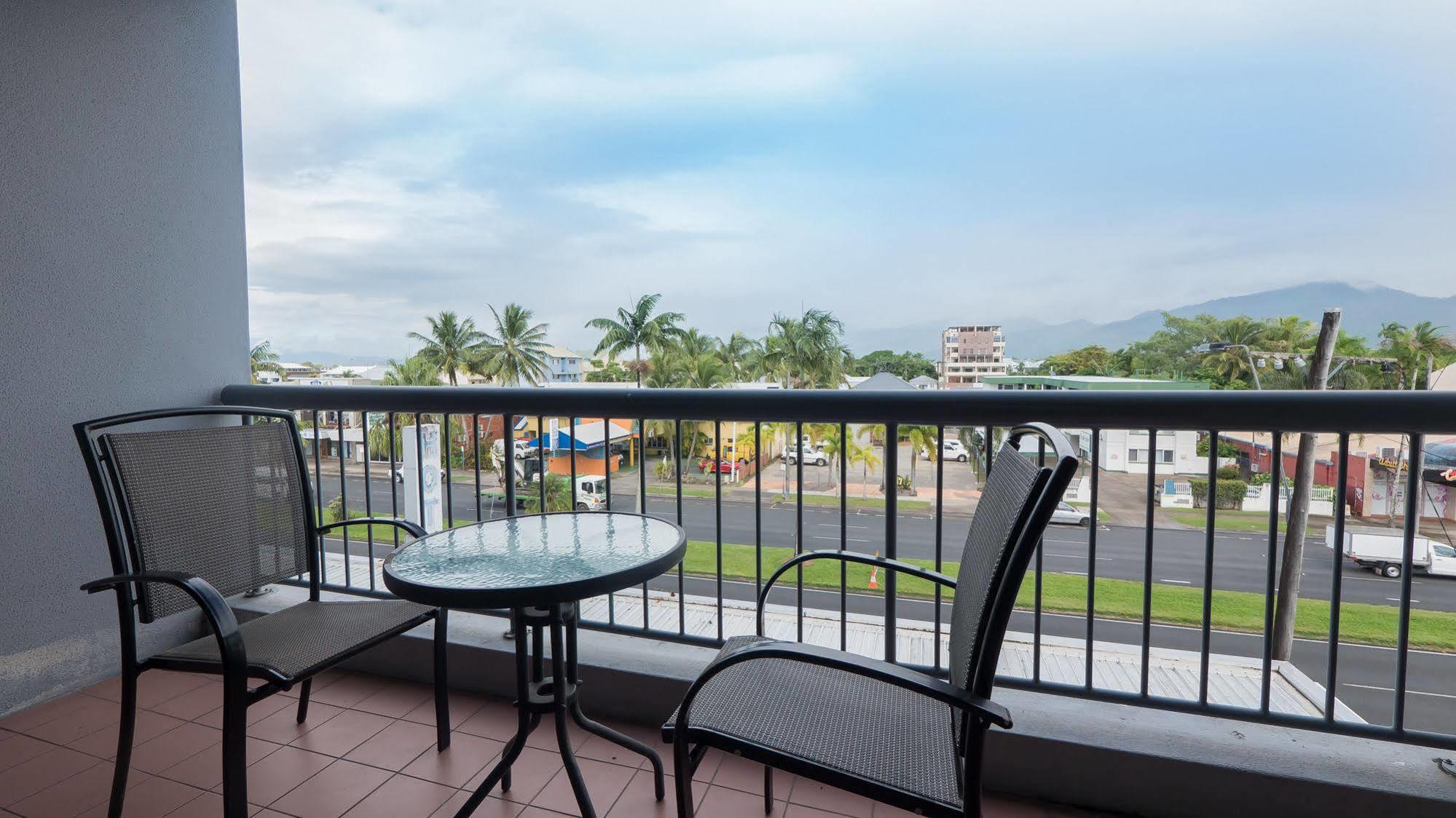 Sunshine Tower Hotel Cairns Bagian luar foto