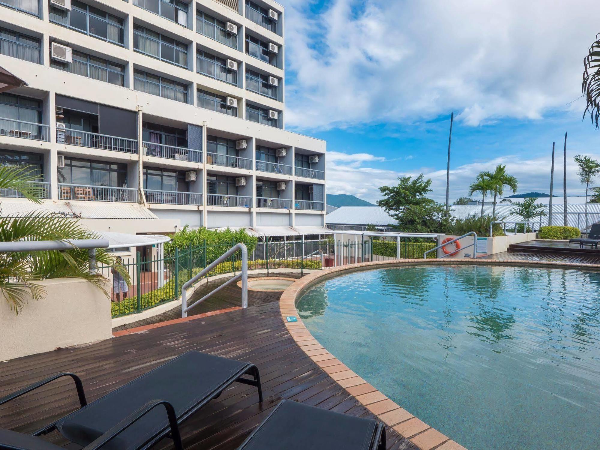Sunshine Tower Hotel Cairns Bagian luar foto