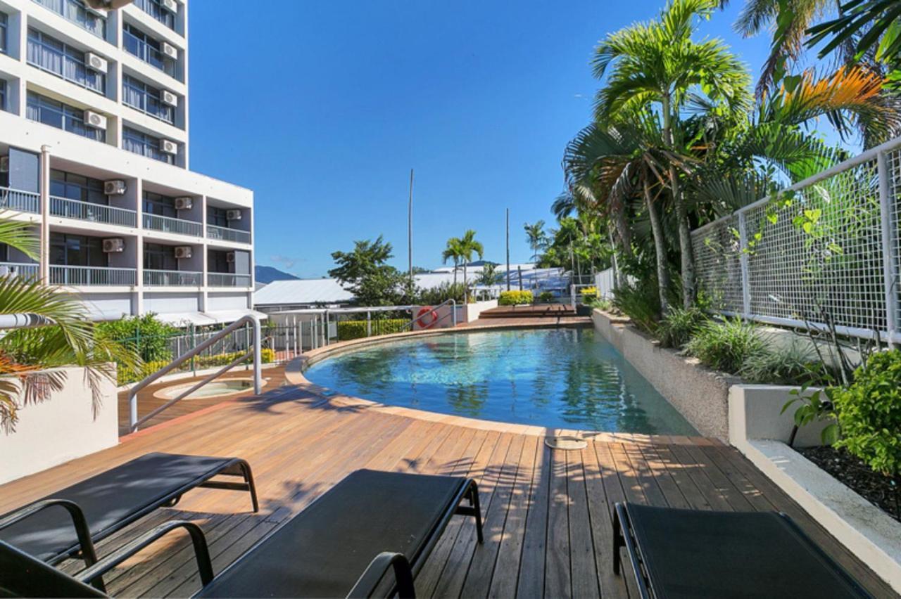 Sunshine Tower Hotel Cairns Bagian luar foto