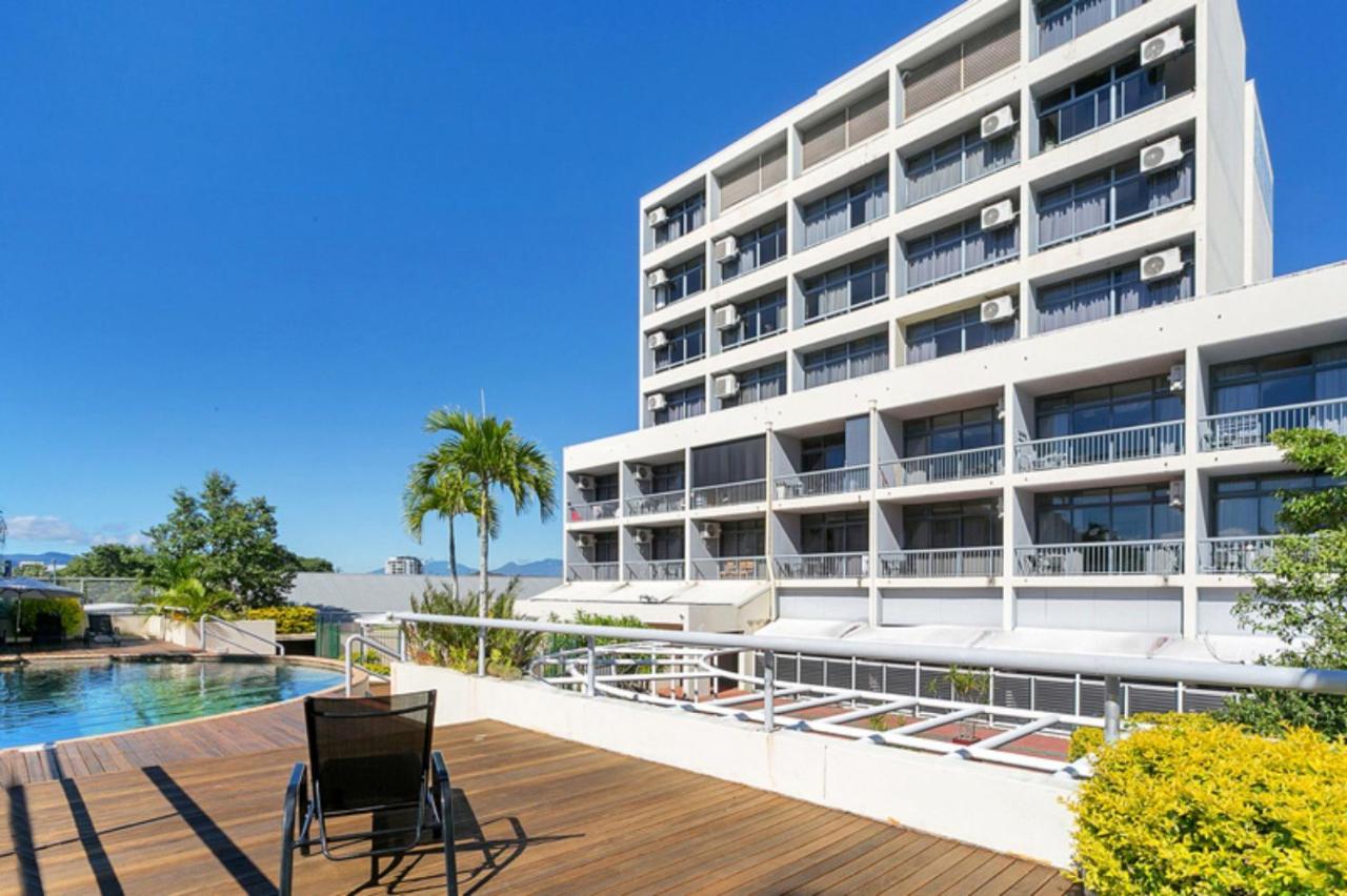 Sunshine Tower Hotel Cairns Bagian luar foto