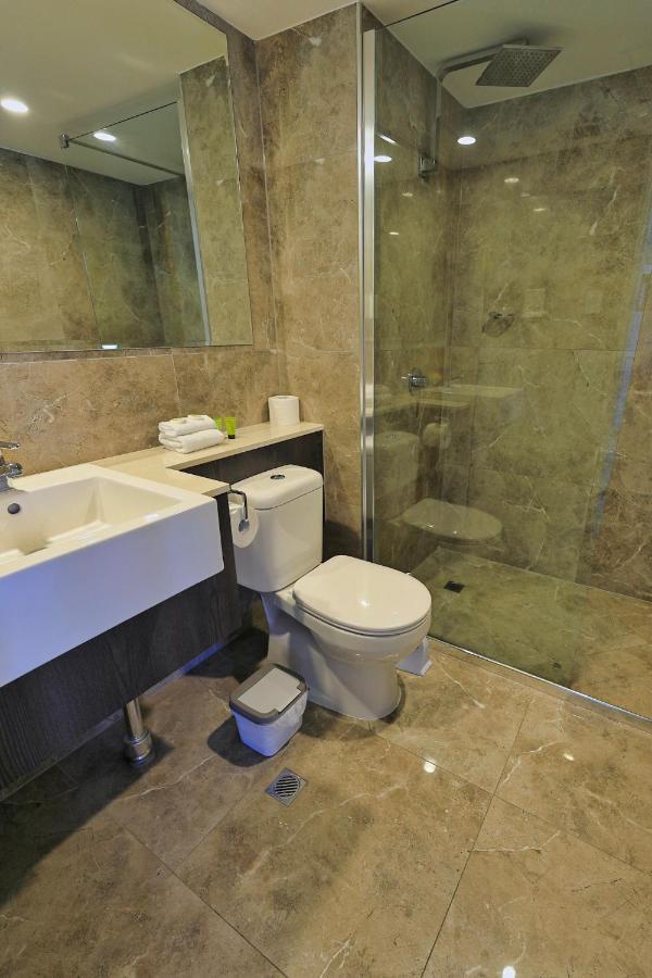 Sunshine Tower Hotel Cairns Bagian luar foto
